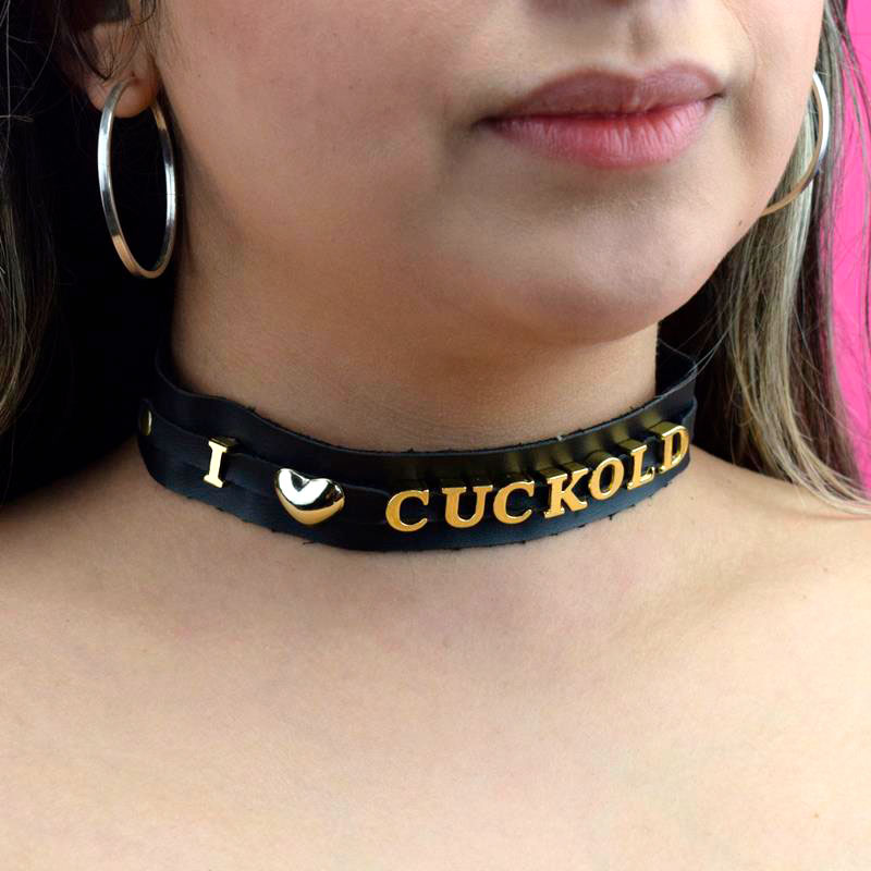 Choker em Couro Ecológico com Letras Douradas e fecho em 2 Tamanhos - InNamorata | Disponível em 5 Frases - 3