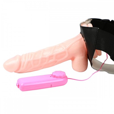 Foto 4 do produto Cinta Ajustável com Capa Peniana em Formato Realístico de Pênis, Bocal de Vagina, Vibração Multivelocidade e Controle com Fio - Wear Penis | 13,5 x 3,9 cm | Disponível em 2 Cores