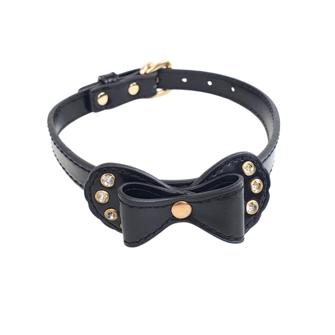 Coleira em Couro Sintético com Detalhe de Laço e Guia com Corrente em Metal Dourada de Luxo - Fetich Bondage | Disponível em 2 Cores - 6