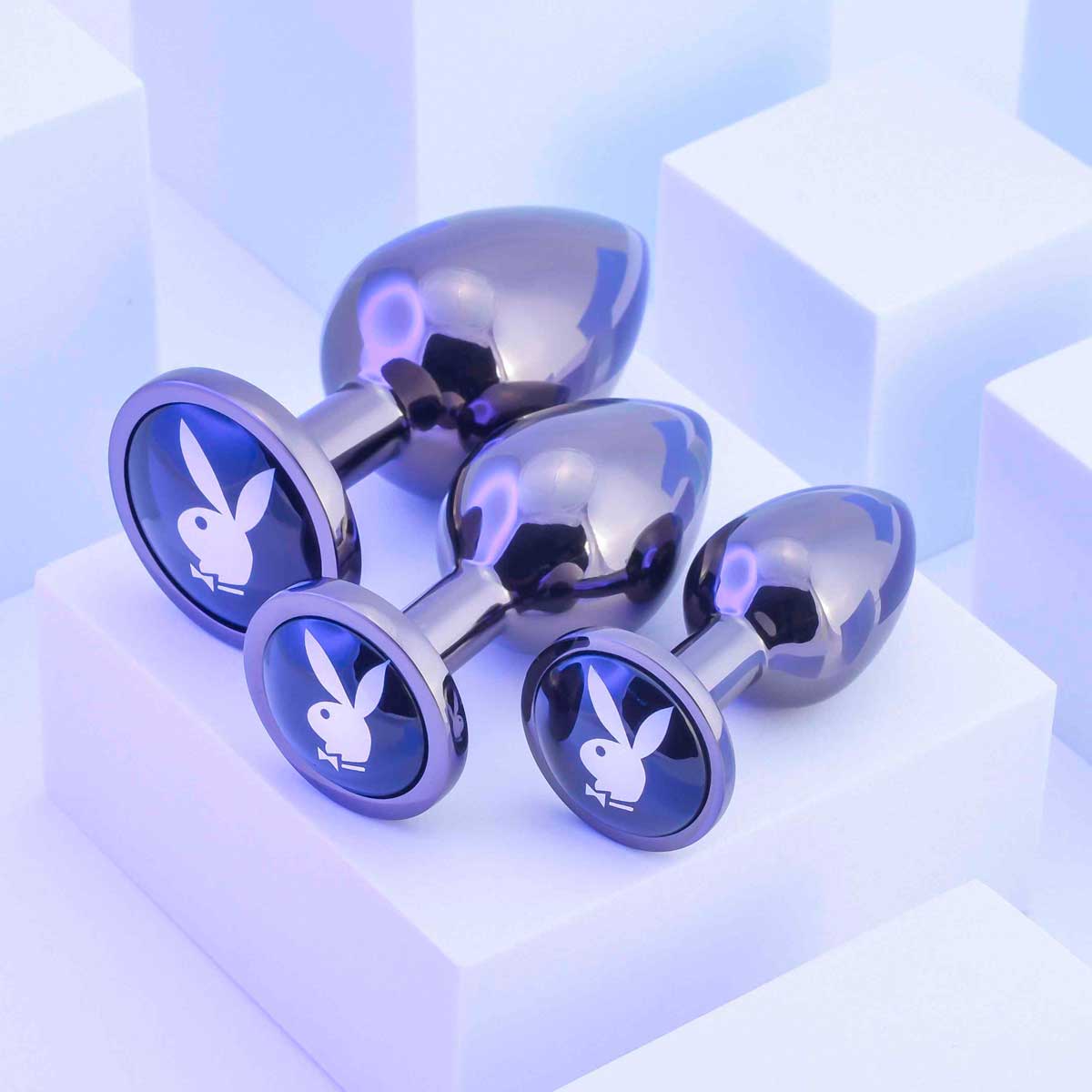 Conjunto de Plug Anal com 3 Tamanhos Diferentes e Pedra com Logo - Evolved Playboy Pleasure 3 Ways - 2