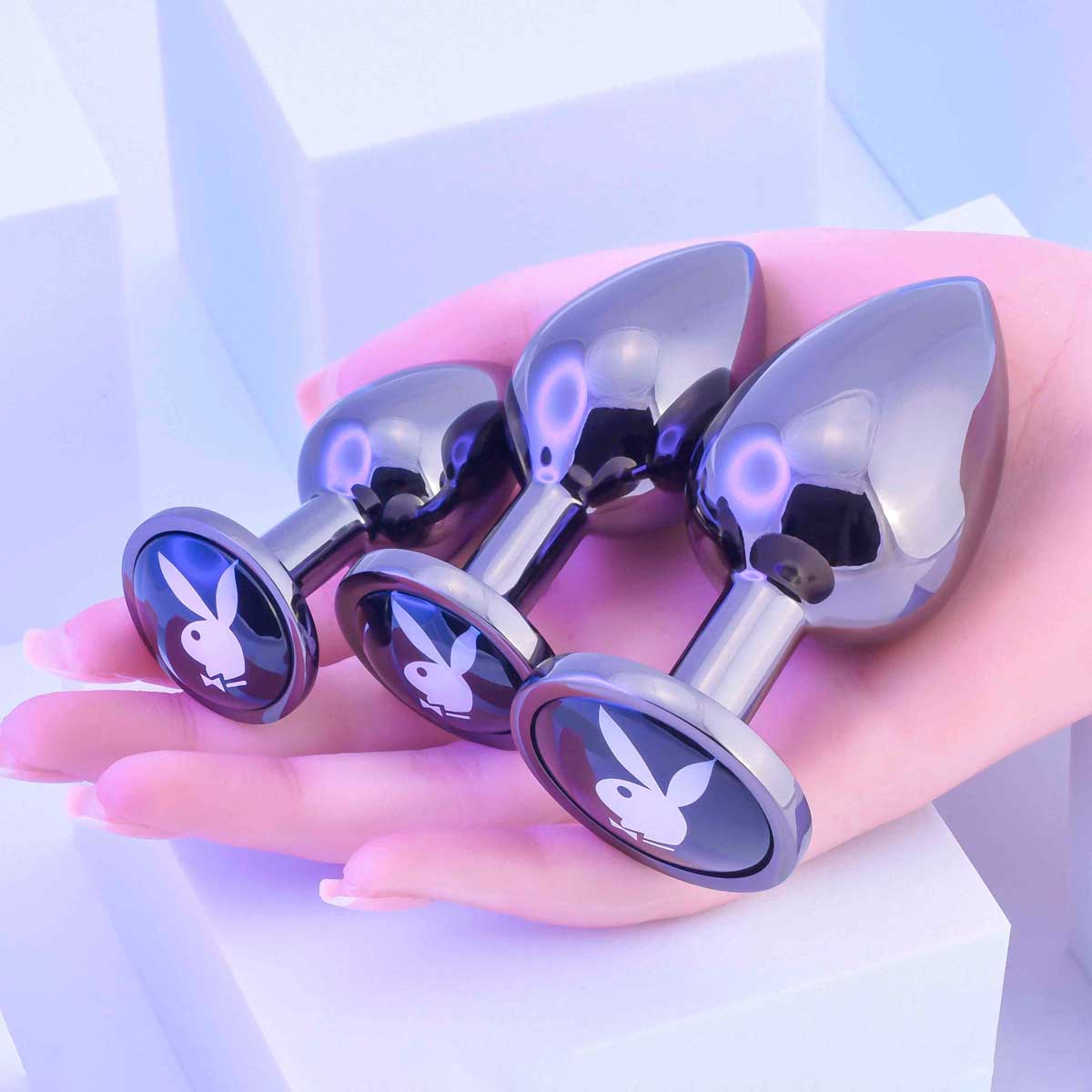 Conjunto de Plug Anal com 3 Tamanhos Diferentes e Pedra com Logo - Evolved Playboy Pleasure 3 Ways - 6