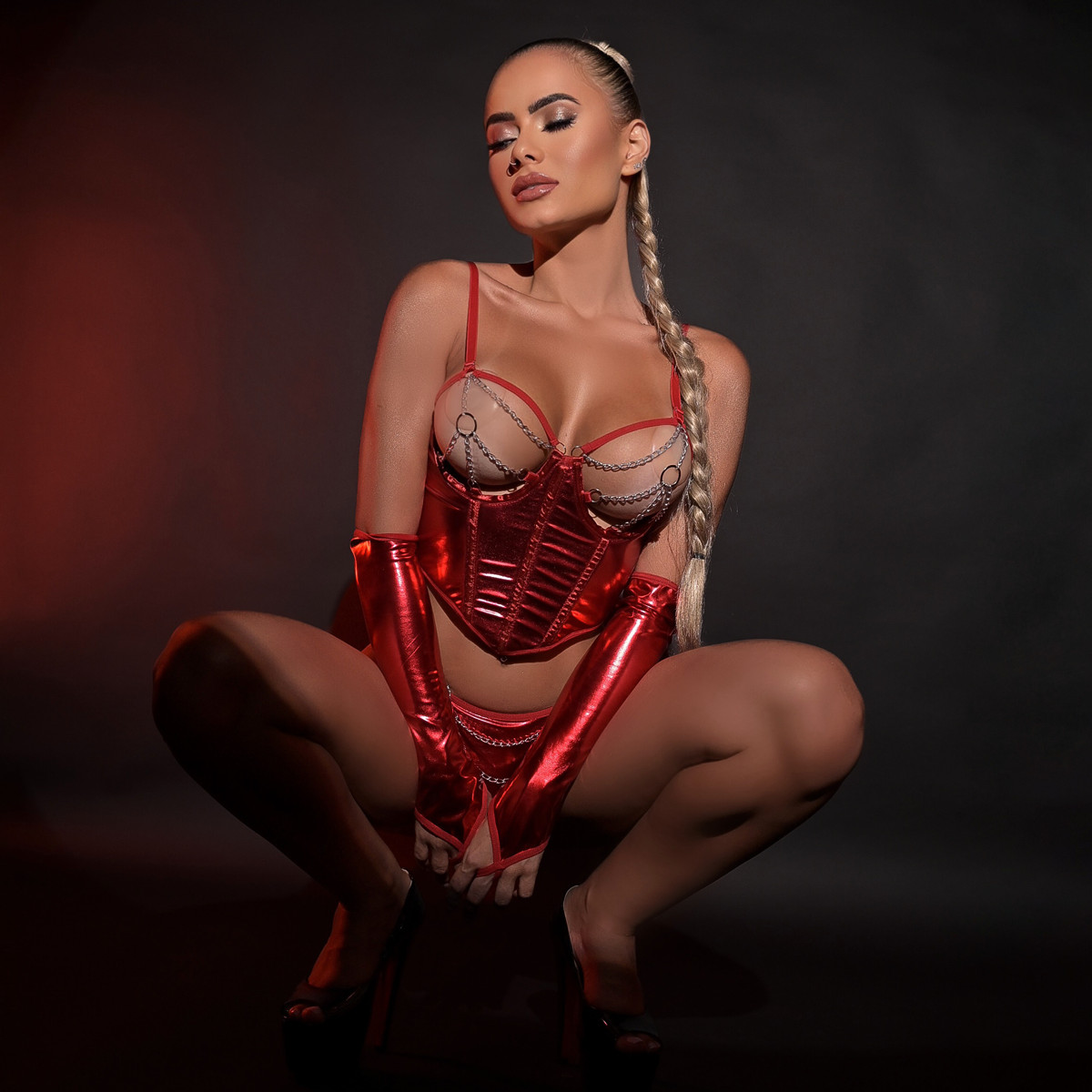 Cropped Laminado com Calcinha Strappy e Detalhes de Corrente - Exclusiva Lingerie | Disponível em 2 Cores e 3 Tamanhos - 5