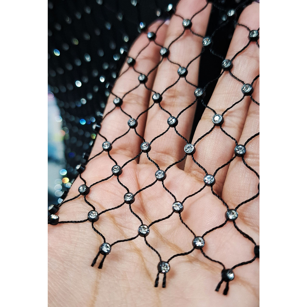 Top Cropped de Tela com Detalhes em Strass - Exclusiva | Tamanho Único - 4