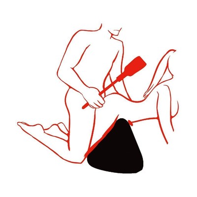 Foto 11 do produto Dark Magic Love Cushion for Couples Type A - Colchão Triangular Inflável com Par de Algemas, Chibata e Penas - 60 x 36 cm