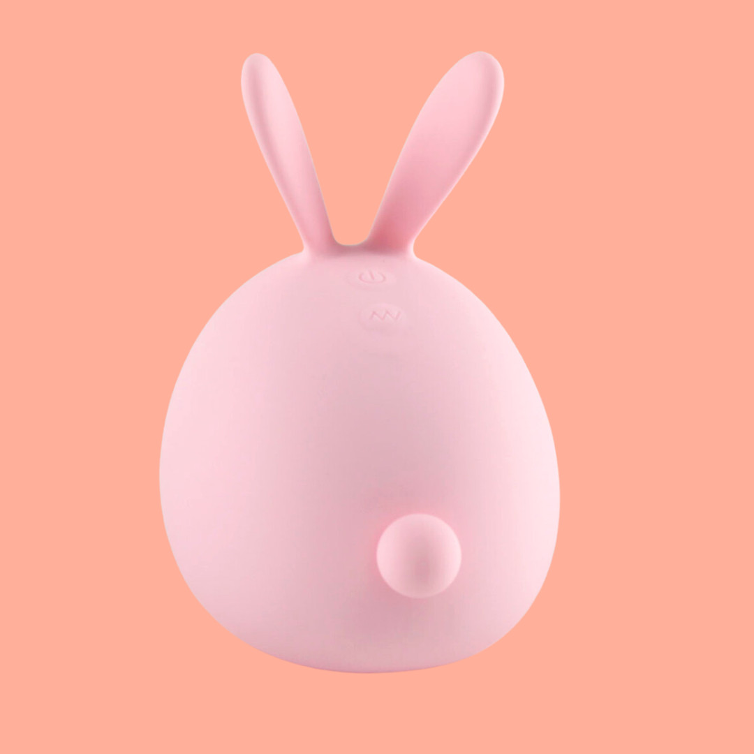 Estimulador de Clitóris com 3 Níveis de Sucção, 10 Modos de Vibrações e Base Recarregável via USB Magnético - Kistoy Miss KK | Disponível em 2 Cores - 4