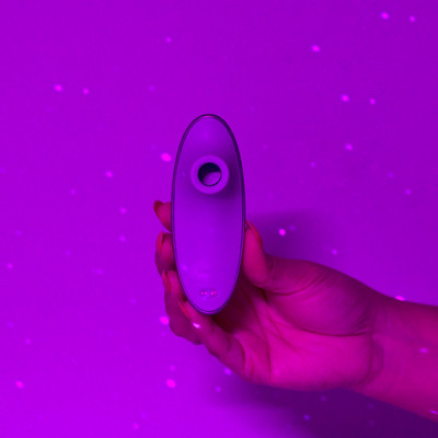 Estimulador de Clitóris com 5 Modos de Intensidade de Ondas de Pressão, Função Memória, App Control e Case Projetor Recarregável - Svakom Pulse Galaxie