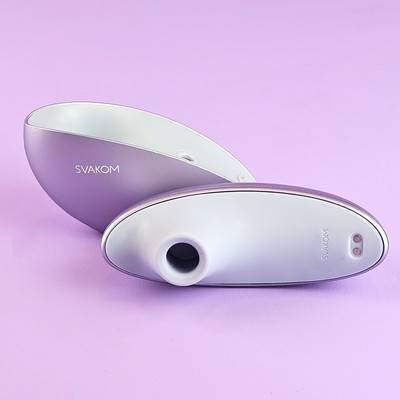 Foto 3 do produto Estimulador de Clitóris com 5 Modos de Intensidade de Ondas de Pressão, Função Memória, App Control e Case Projetor Recarregável - Svakom Pulse Galaxie