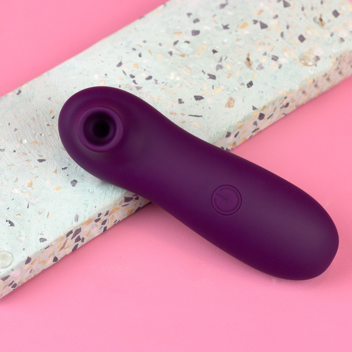 Estimulador Sugador de Clitóris em ABS com 10 Modos de Pulsação - Exclusiva Diana | 12,3 x 3,8 cm - 2