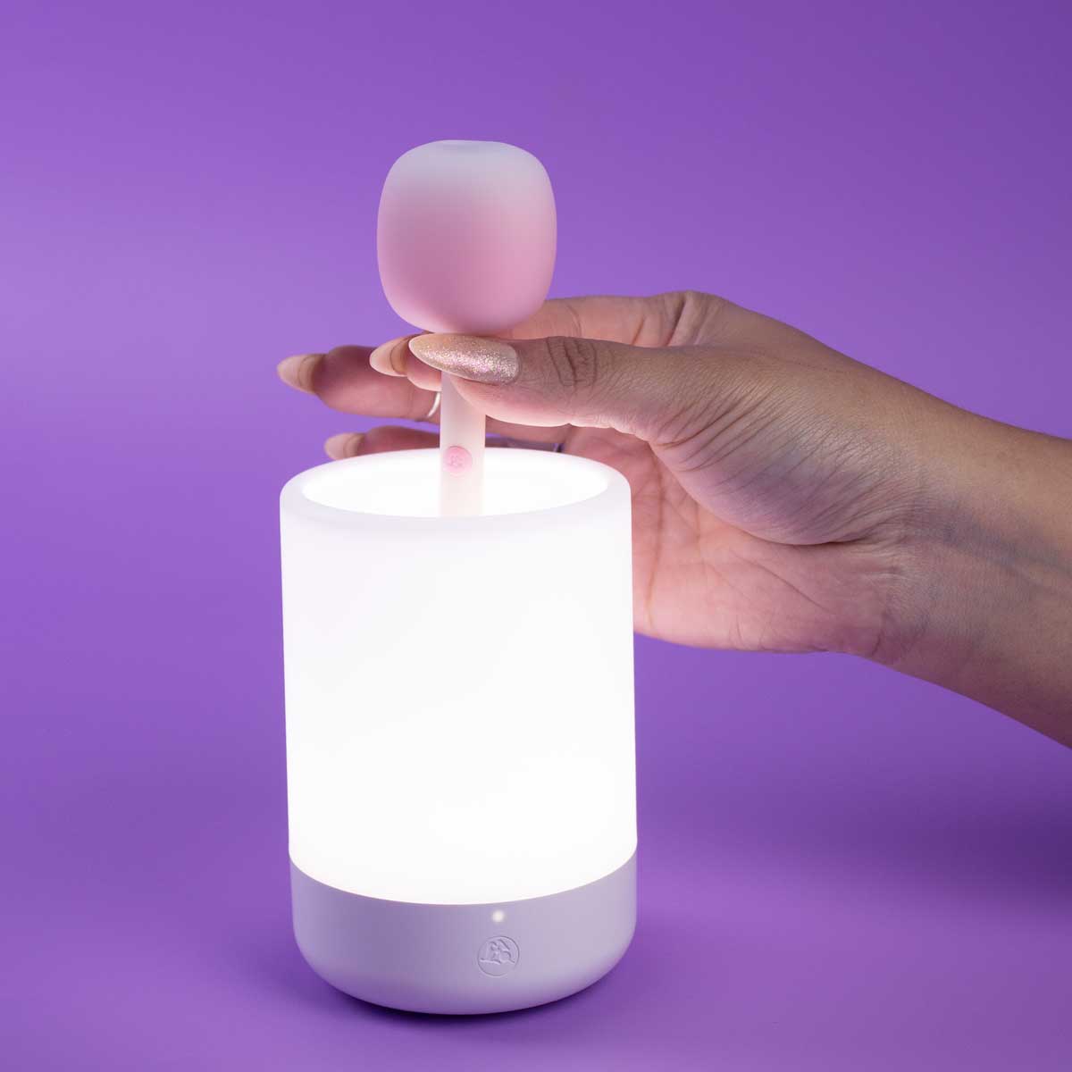 Estimulador de Clitóris com Formato de Pirulito, 10 Modos de Vibração, 5 Níveis de Pulsação e Luminária - Kistoy Bling Pop | 12,5 x 3,8 cm - 3