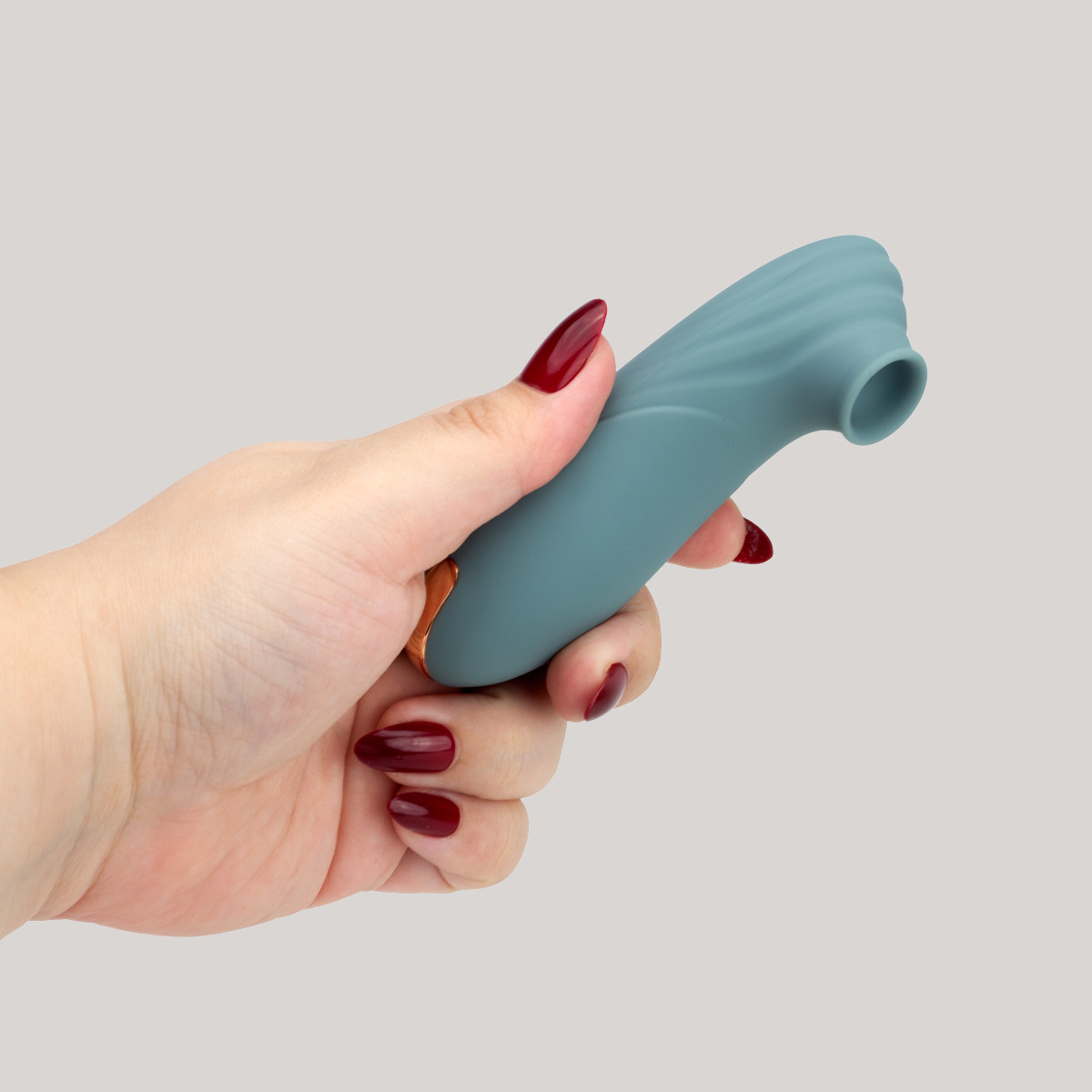 Estimulador de Clitóris em Silicone com 7 Intensidades de Pulsação, Recarregáveis - Adão & Eva | 11,2 x 3,6 cm | Disponível em 2 Cores - 4