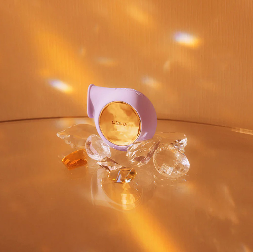 Estimulador de Clitóris em Silicone com 8 Modos de Pulsação Sônicas e Carregamento Via Cabo "USB" - LELO SILA Sonic Clitorial Massager | 7,9 x 3,4 cm | Disponível em 3 Cores - 8