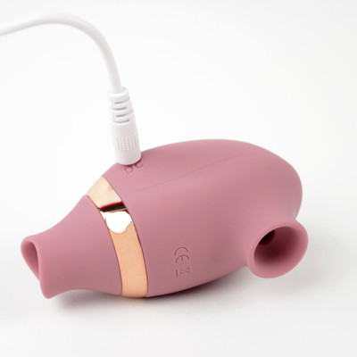 Foto 5 do produto Estimulador Duplo em Silicone Soft Touch com 7 Modos de Velocidade de Língua e Estimulação por Ondas, Recarregável - Essencial Licker | Disponível em 3 Cores