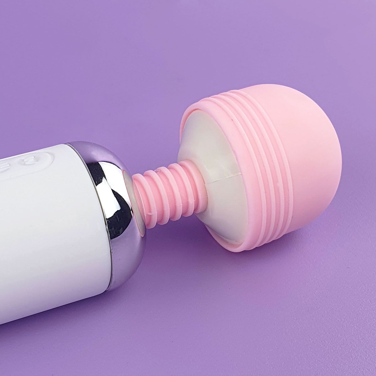 Estimulador com Língua, 7 Movimentos, 3 Modos de Sucção, Função Aquecimento e Massageador com 12 Tipos de Vibração - 25 x 4,5 cm - 4