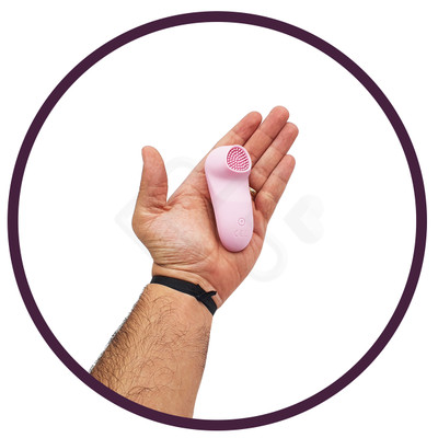 Foto 6 do produto Estimulador Massageador de Clitóris Recarregável com Cerdas Estimuladoras, Função de Aquecimento e 10 Modos de Vibração - NV TOYS Loli