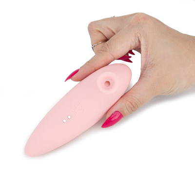 Foto 5 do produto Estimulador Sugador de Clitóris em Silicone com 5 Modos de Pulsação, Resistência à Água e Recarregável via USB - Exclusiva Frida | 12,8 x 3,8 cm | Cor: Rosa