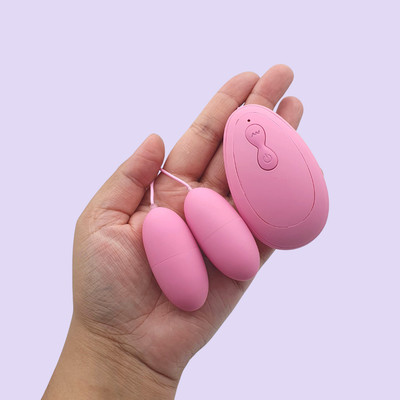 Foto 1 do produto Cápsula Vibratória Dupla com Controle e 20 Modos de Vibração - Fashionable Vibrating Egg
