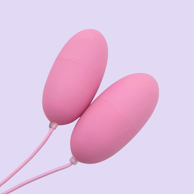 Foto 2 do produto Cápsula Vibratória Dupla com Controle e 20 Modos de Vibração - Fashionable Vibrating Egg