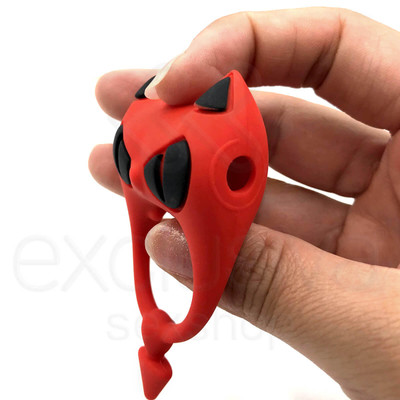 Foto 4 do produto Gagu Tiny Demon Cock Ring - Anel Peniano em Silicone Cirúrgico com Bullet e Vibração Única - 7,5 x 4,5 cm | Cor: Vermelho