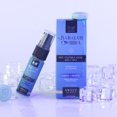 Gel Excitante Unissex Beijável com Sabor de Chiclete, Efeito de Vibração e Esfria - Intt BabaLub Vibra Sweet Secrets By Carla Geane | 15g