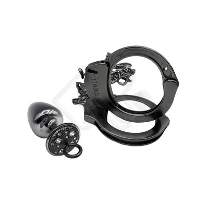 Foto 4 do produto Par de Algemas em Metal com Chave de Segurança e Plug Anal "M" com Detalhes de Pedras Cravejadas - HARD - 7,2 x 3,4 cm | Disponível em 3 Cores