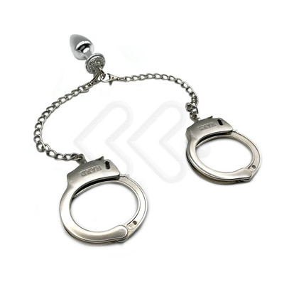 Foto 4 do produto Par de Algemas em Metal com Chave de Segurança e Plug Anal "M" com Detalhes de Pedras Cravejadas - HARD - 7,2 x 3,4 cm | Cor: Cromado
