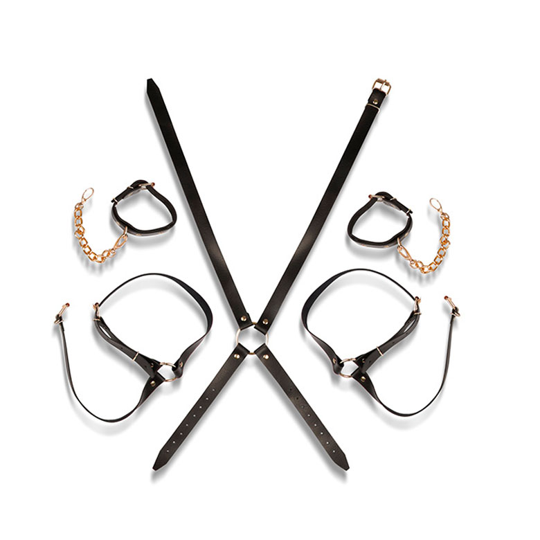 Harness em Couro Sintético com Braceletes e Detalhes Dourados - A&E Fetiche Leather Collection | Tamanho Único - 2