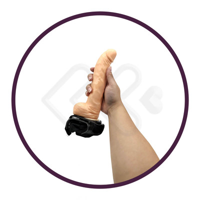 Foto 5 do produto Harness Curved Dong - Cinta Ajustável com Prótese Realística, 10 Modos de Vibração e Controle com Fio - 15,7 x 3,9 cm | Cor: Bege