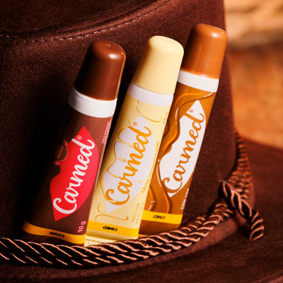 Hidratante Labial Diário com Manteiga de Cacau, Efeito Gloss e Aroma de Brigadeiro - Carmed Boiadeira | 10g | Cor: Marrom