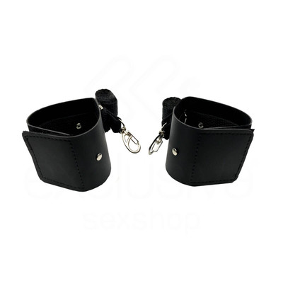 Foto 4 do produto Cinta Liga em Couro Ecológico com Par de Tornozeleiras e Venda para os Olhos  - InNamorata Sex Night Harness | Tamanho Único