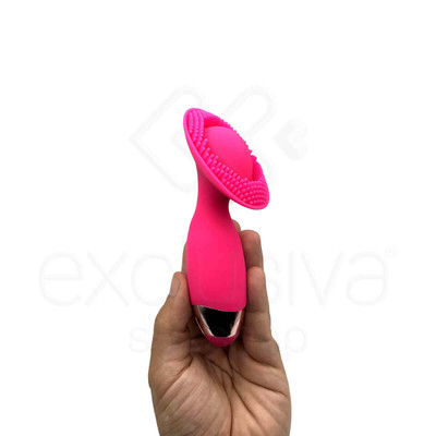Foto 4 do produto Escova Estimuladora de Clitóris em Silicone com Cerdas Massageadoras e 10 Modos de Vibração - Intt Sexy Funny Items - 14,5 x 3,5 cm | Cor: Rosa