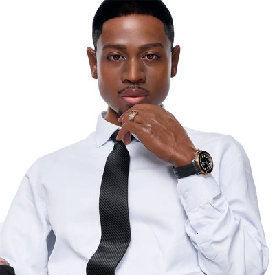 James - Boneco Realístico em Silicone com Cabelos Escuro, Olhos Castanhos, Pele Negra, Vértebras em Aço e Demais Acessórios - IronTech Doll | 52 kg e 1,70 Metros de Altura