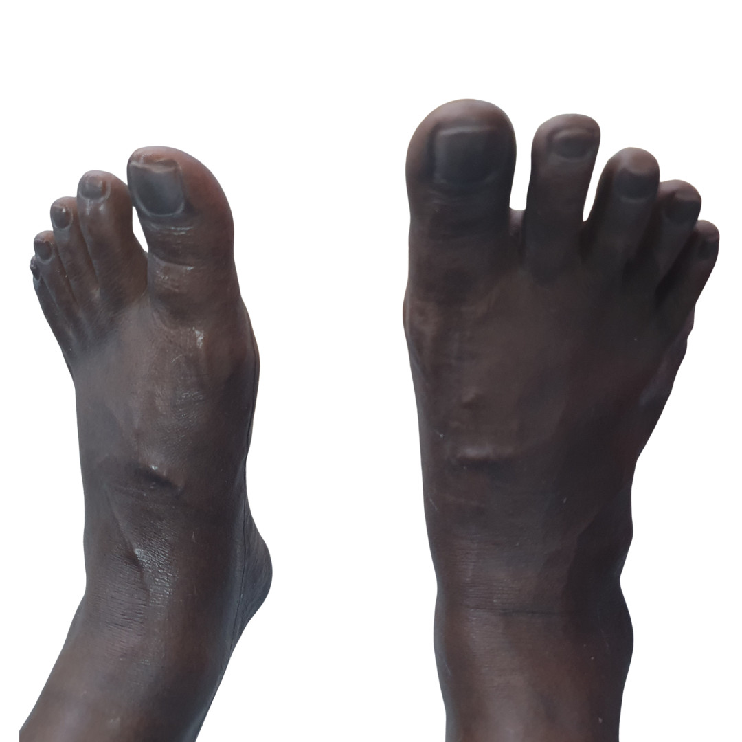 James - Boneco Realístico em Silicone com Cabelos Escuro, Olhos Castanhos, Pele Negra, Vértebras em Aço e Demais Acessórios - IronTech Doll | 52 kg e 1,70 Metros de Altura - 14