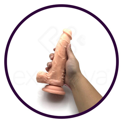 Foto 3 do produto James Realistic Cock - Prótese Peniana Recarregável com Vibração e Base em Ventosa - 16,5 x 4 cm