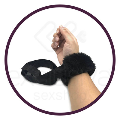 Foto 13 do produto Kit Bondage com 4 Amarras e Venda de Pelúcia | Disponível em 4 Cores