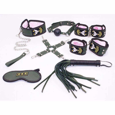 Kit Bondage - Kit Aeronáutica Sexy com Algema, Tornozeleira, Coleira, Venda, Guia, Chicote e Mordaça - Contém 7 Itens
