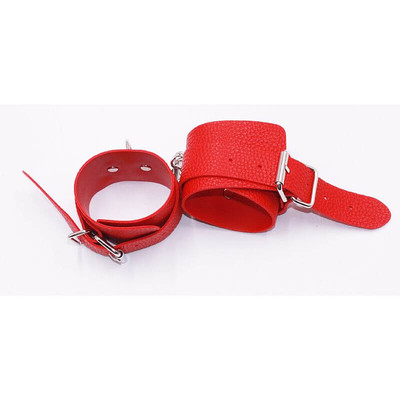 Foto 8 do produto Kit Bondage - Kit com Algema, Tornozeleira, Coleira, Venda, Guia, Chicote e Mordaça - Contém 7 Itens | Cor: Vermelho