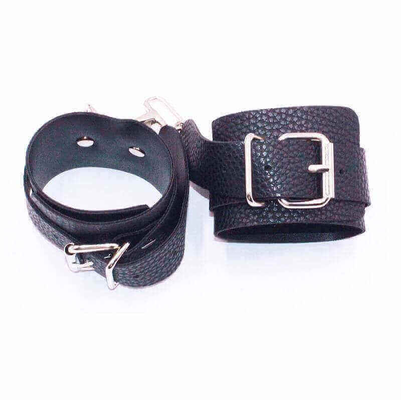 Kit Bondage - Kit com Algema, Tornozeleira, Coleira, Venda, Guia, Chicote e Mordaça - Contém 7 Itens | Cor: Preto - 9