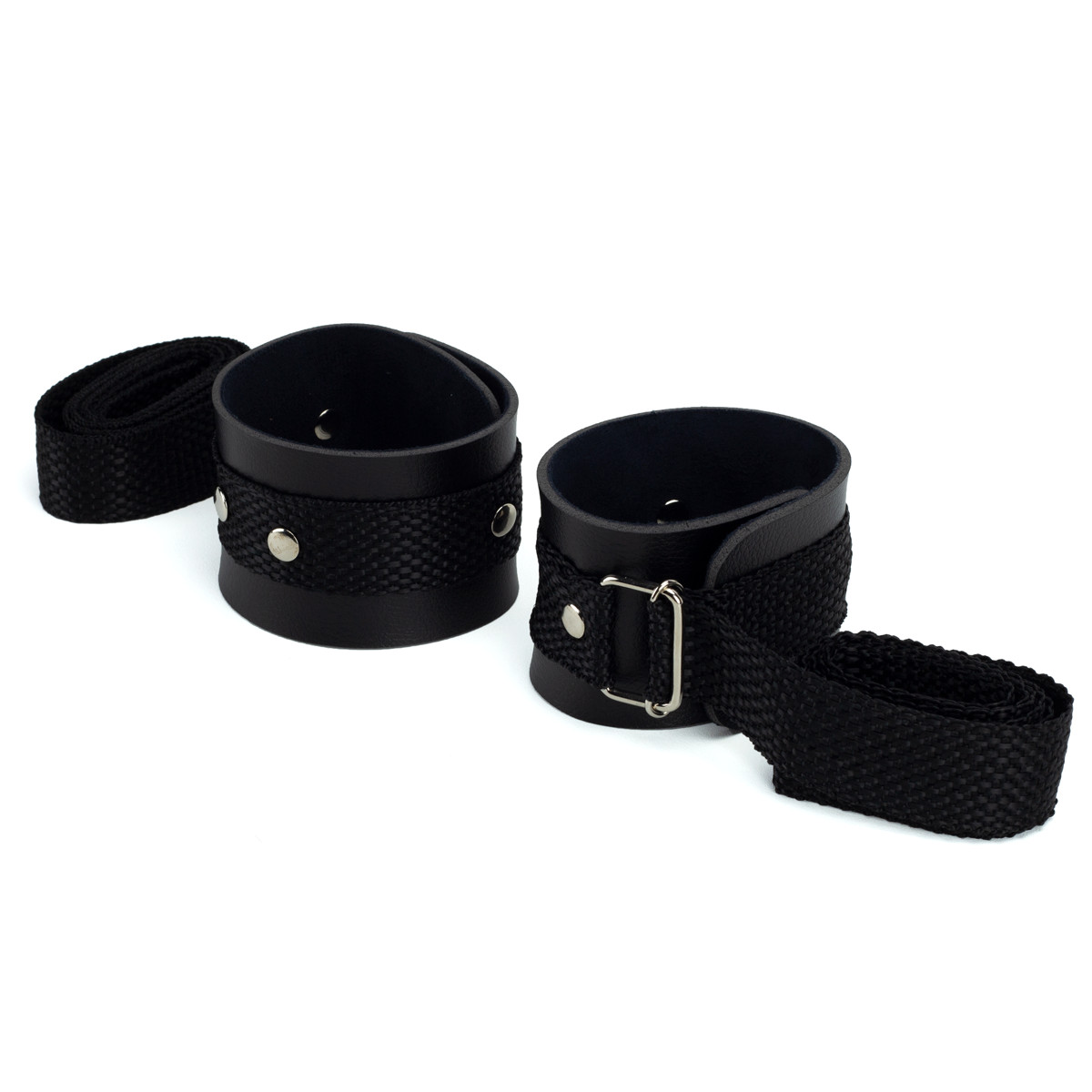 Kit Bondage com Venda para os Olhos em Couro Montana e 4 Amarras - Exclusiva Linha Sado - 4