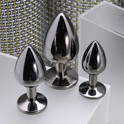 Foto 1 do produto Kit de Plug Anal Cônico com 3 Tamanhos em Metal e Detalhe de Joia na Base - Evolved Black Anal Plug Set Large Medium & Small