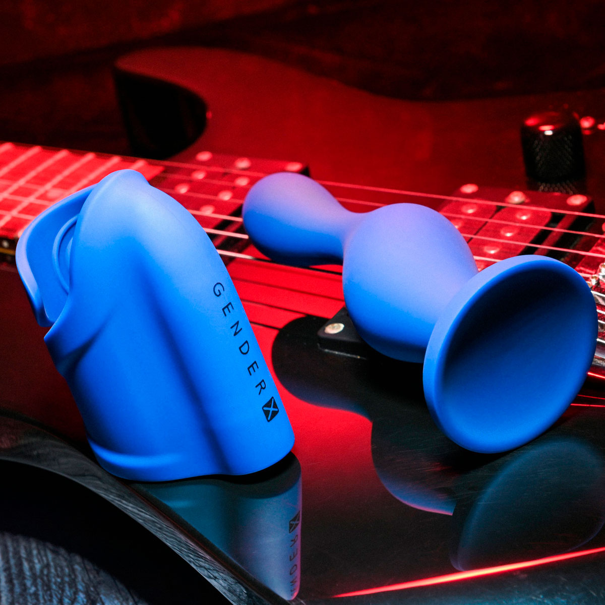 Kit Plug Escalonado com Ventosa e Masturbador em Silicone com 10 Modos de Vibração, Recarregável - Gender X In's & Out's - 3