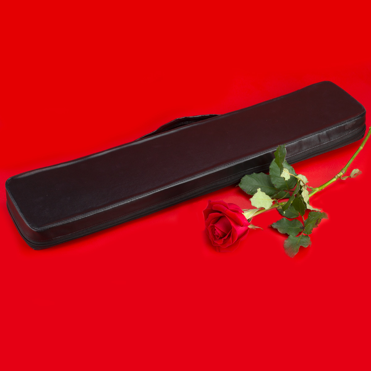 Kit Vampire Deluxe com Algemas, Separador, Par de Luvas e Chicote em Couro - 4 Itens - 6