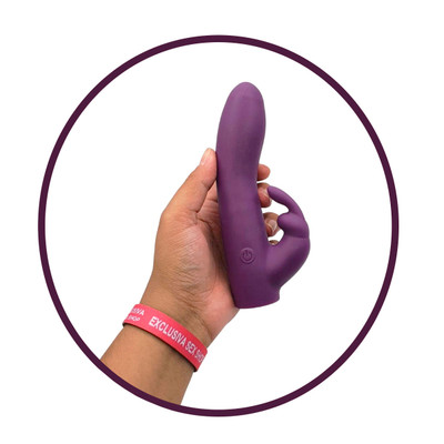 Foto 6 do produto Kit com Vibrador Estimulador de Ponto G e Clítoris Recarregável em Silicone com 10 Modos de Vibração + 3 Acessórios para Base - True Love | 11,6 x 3,3 cm