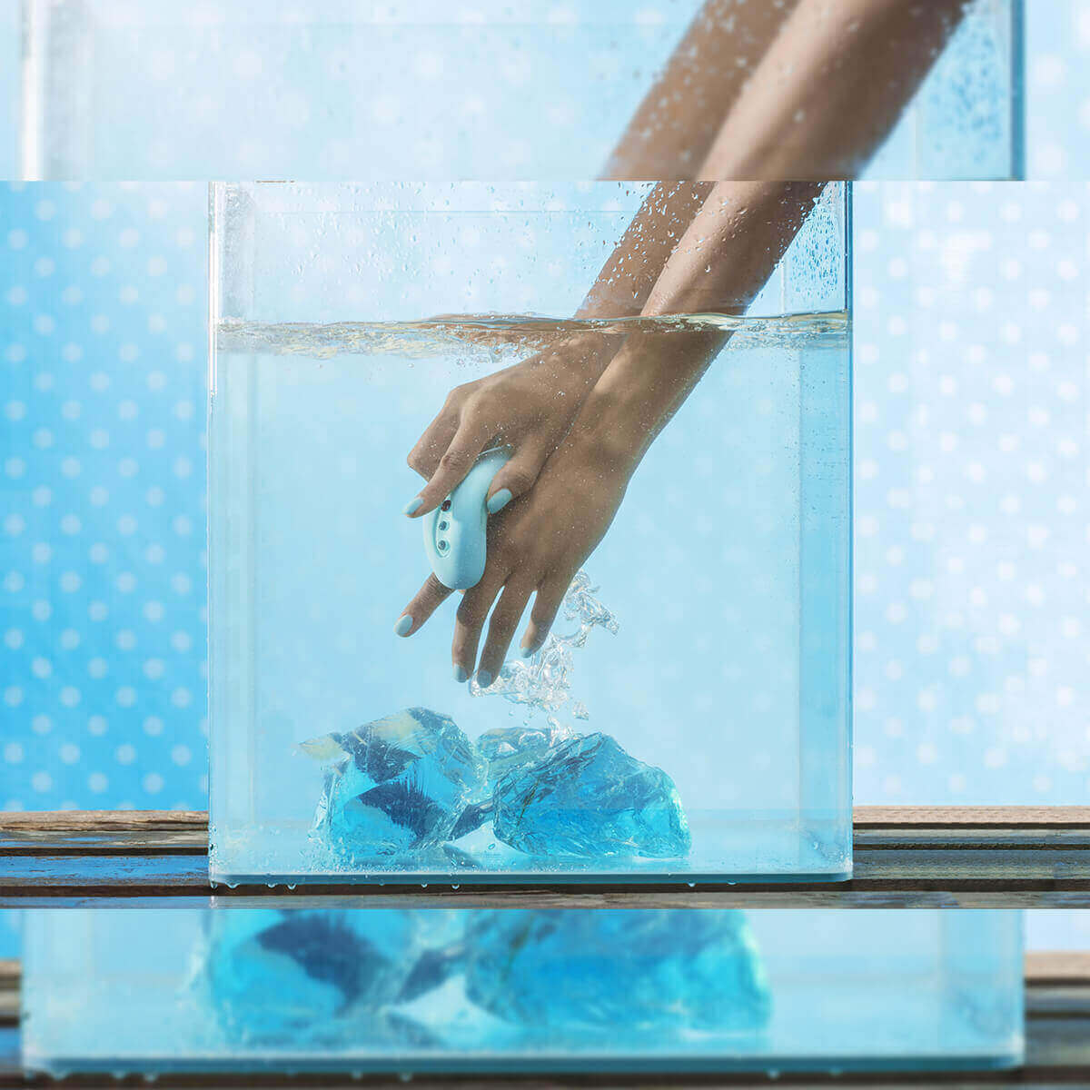 Massageador Estimulador de Clítoris Recarregável em Silicone com 4 Velocidades e 6 Modos de Vibração - Fun Factory Laya II Vibrator - 10,5 x 4 CM | Cor: Azul - 7