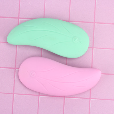 Foto 1 do produto Vibrador Massageador para Calcinha em Silicone com Forma de Folha e 8 Modos de Vibrações - Libo Lina | 9,5 x 4,3 cm | Disponível em 2 Cores