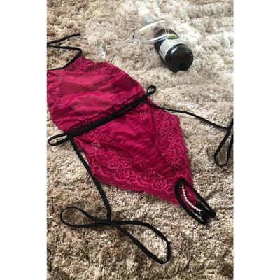 Foto 2 do produto Lingerie Garota Veneno - Body "Channel" em Renda com Cinta Liga e Detalhes de Pérolas | Disponível em 4 Tamanhos