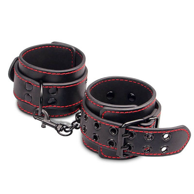 Foto 2 do produto Lovetoy Bondage Fetish - Algema em Couro Sintético com Corrente