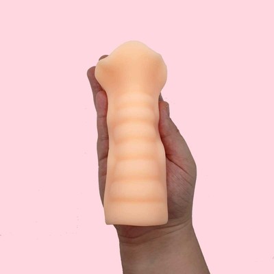 Foto 5 do produto Masturbador Masculino em Forma de Vagina com Lábios Pequenos em Cyberskin - Youvibe Maig | 12,5 x 4,5 cm