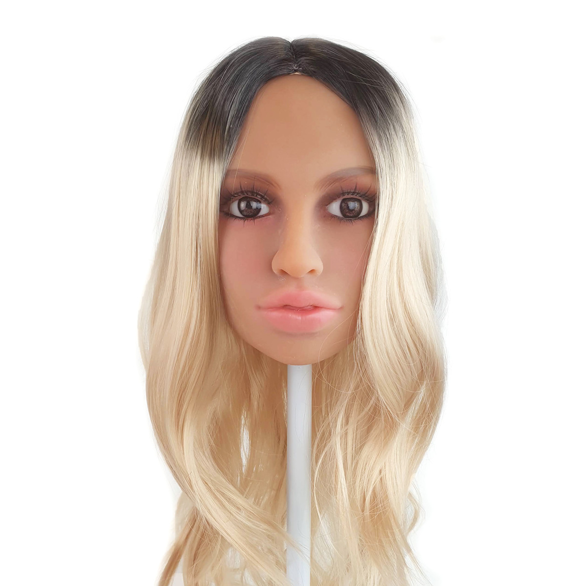 Manu - Boneca Realística em TPE com Pele Morena, Cabelo Loiro, Olhos Verdes, Seios Médios, Vértebras em Aço e Acessórios - 34 kg e 1,58 Metros de Altura - 6