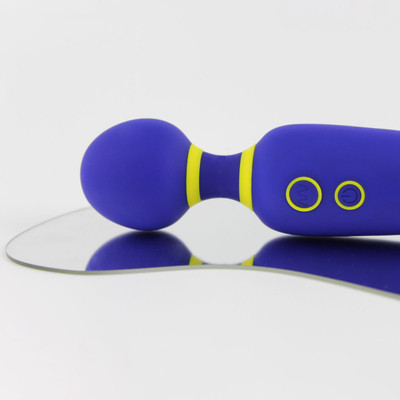 Foto 4 do produto Massageador Erótico em Silicone com Cabeça Flexível e 10 Modos de Vibração - ROMP Flip | 22,5 x 4,3 cm