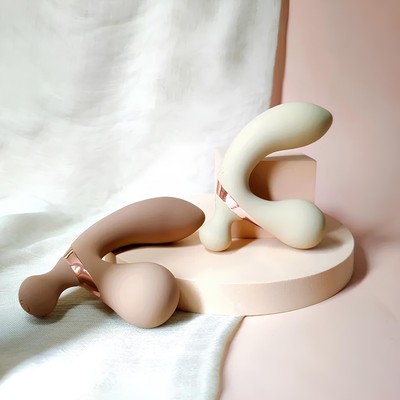 Foto 2 do produto Massageador de Próstata e Estimulador de Períneo em Silicone com 10 Modos de Vibração - Adão & Eva | 8,8 x 3,3 cm | Disponível em 2 Cores